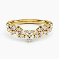 Top view of Rayonu Jardiniere Contour Ring with nature-inspired diamond pattern