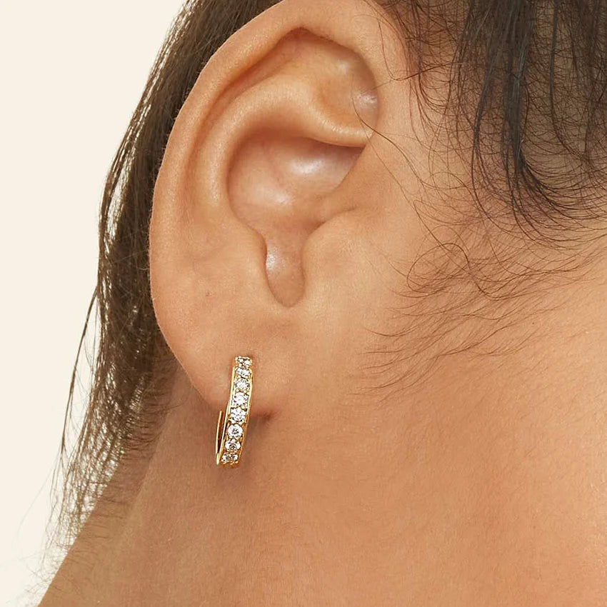 Luxe Diamond Huggie Earrings (1/2ct. tw.) in 18K Gold