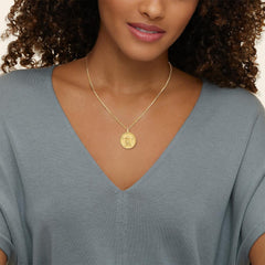 Leo Zodiac Diamond Pendant in 18K Yellow Gold