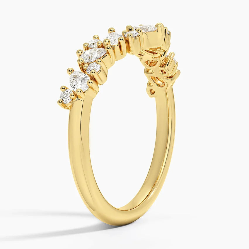 Rayonu Olivetta Ring showing zero fluorescence under natural light